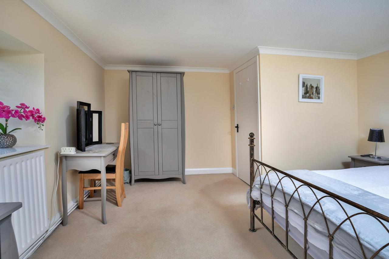 Finest Retreats - Cloggers Cottage Darley Bagian luar foto